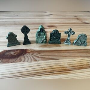 Department 56 Halloween Village Tombstone Set